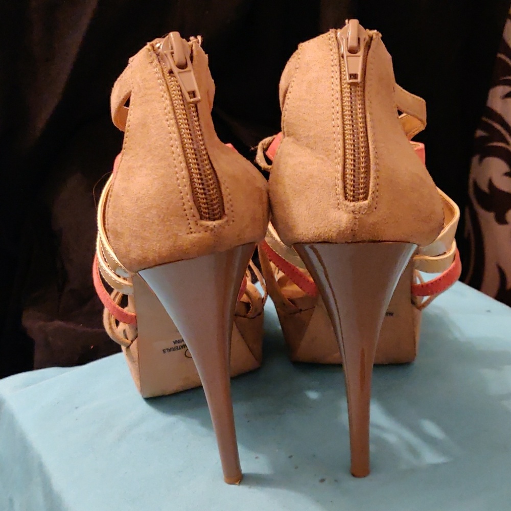 Shoes - Picture 4 of 5